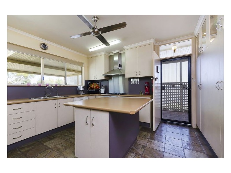 4 Sherley Drive, Para Hills SA 5096