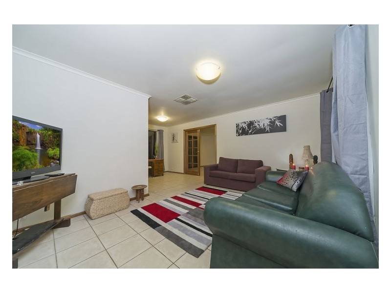 25 Bond Ave, Burton SA 5110