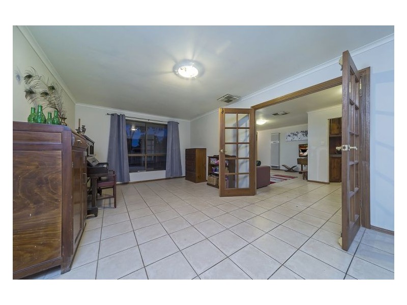 25 Bond Ave, Burton SA 5110