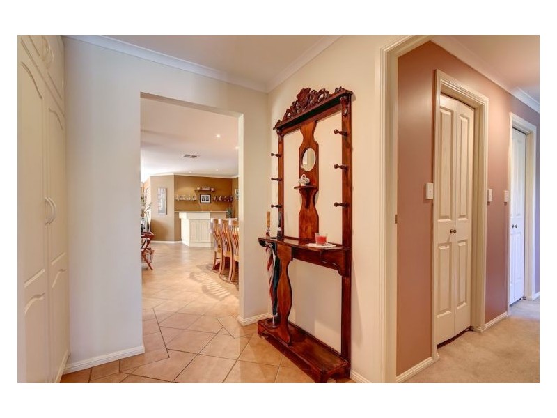 13 Linford Close, Salisbury Downs SA 5108