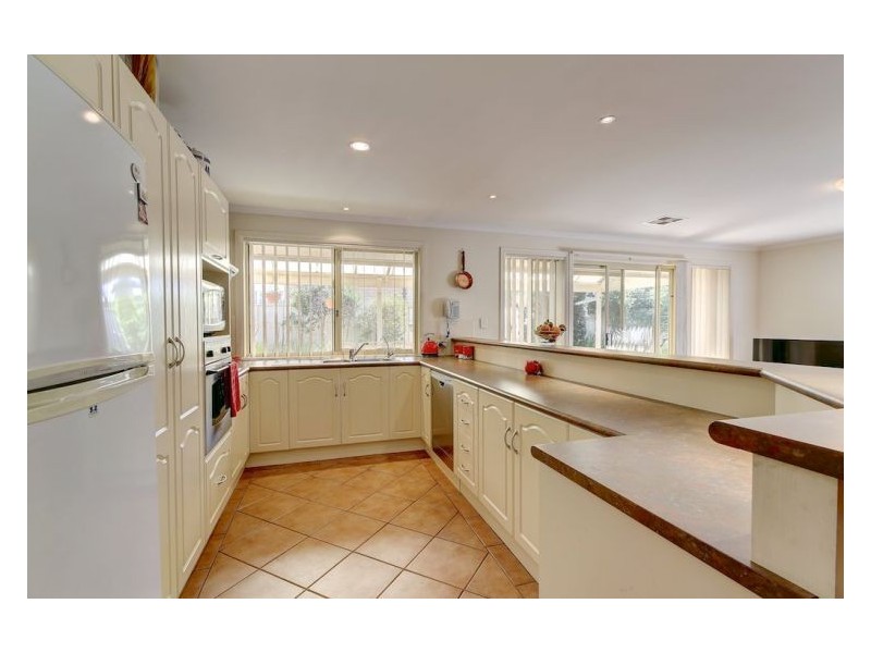 13 Linford Close, Salisbury Downs SA 5108