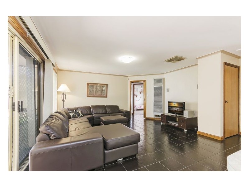 4 Claxton Way, Burton SA 5110