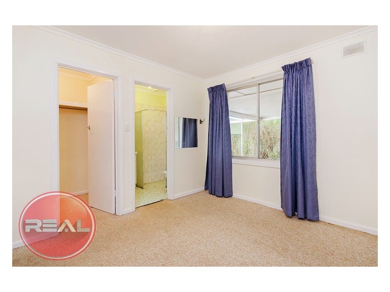37 St Leonard Crescent, Elizabeth Downs SA 5113