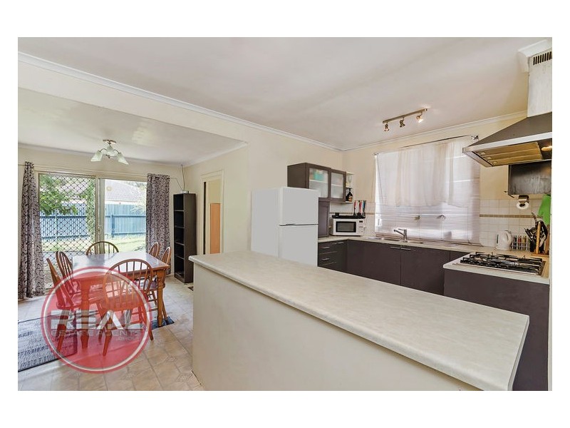 18 Barton Road, Elizabeth Downs SA 5113