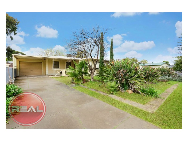 18 Barton Road, Elizabeth Downs SA 5113