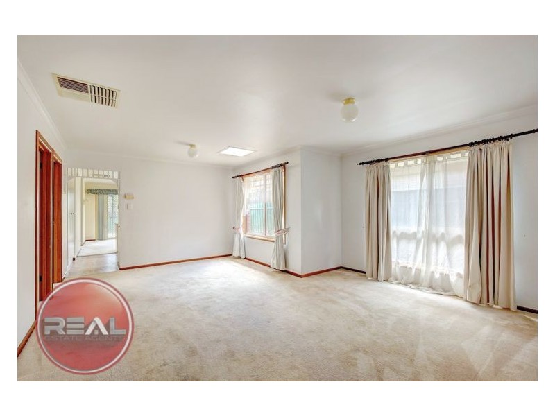 10 Chesterfield Walk, Hillbank SA 5112