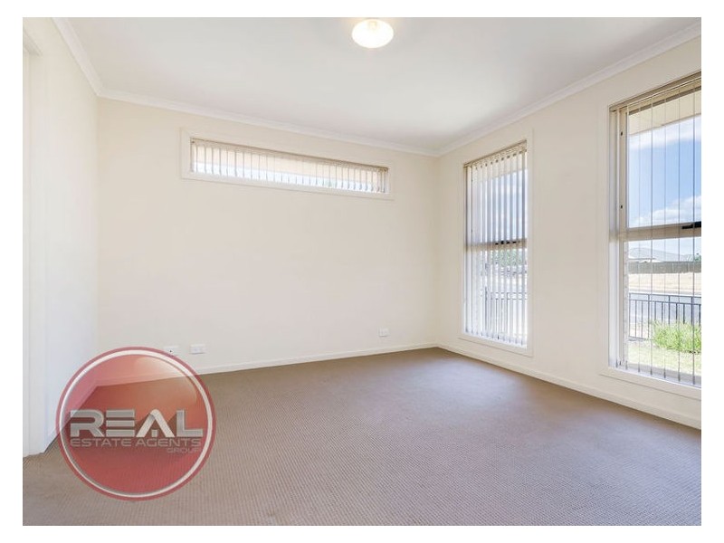 174 President Avenue, Andrews Farm SA 5114