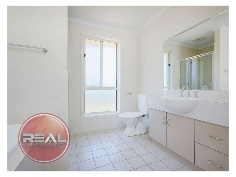 174 President Avenue, Andrews Farm SA 5114