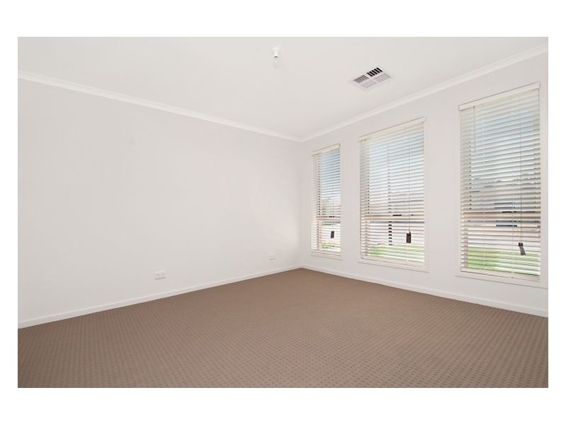 21 Vitorio Road, Munno Para West SA 5115