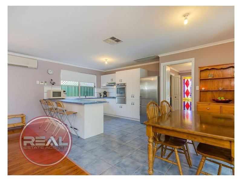 25 Rochester Drive, Salisbury Heights SA 5109
