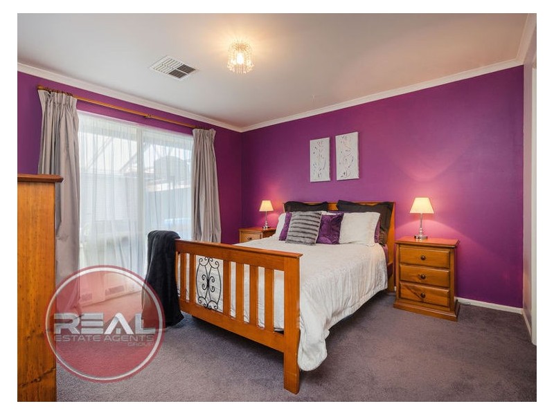 25 Rochester Drive, Salisbury Heights SA 5109