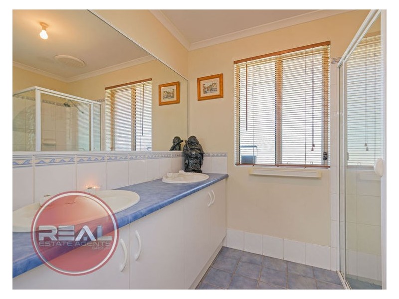 25 Rochester Drive, Salisbury Heights SA 5109