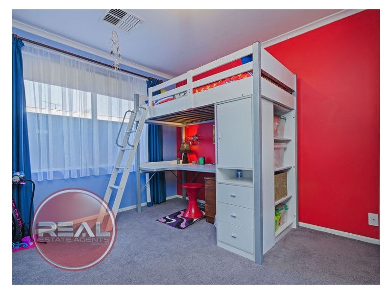 25 Rochester Drive, Salisbury Heights SA 5109