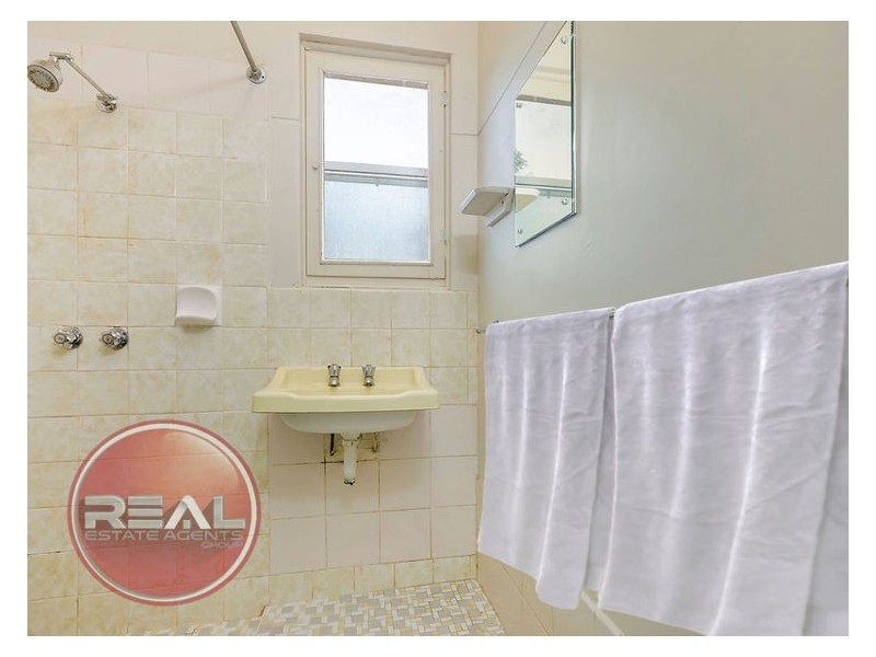 28 Shaftesbury Road, Elizabeth Vale SA 5112