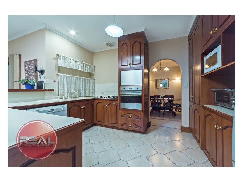 8 Pederick Court, Lewiston SA 5501