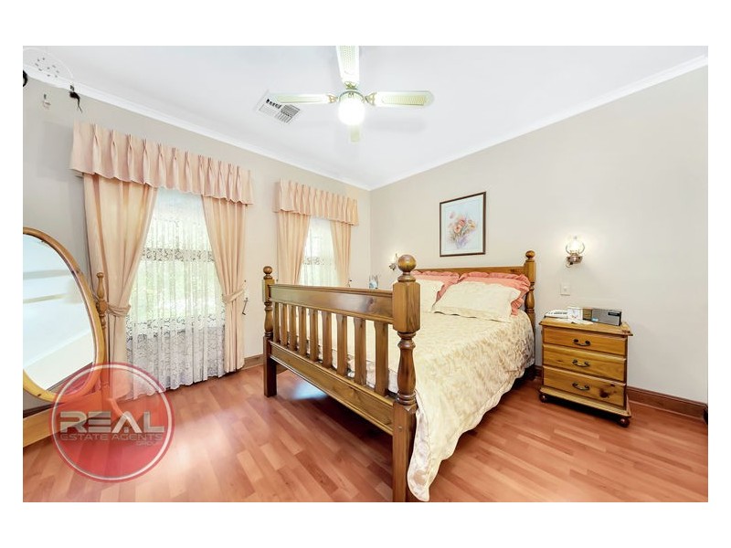 8 Pederick Court, Lewiston SA 5501