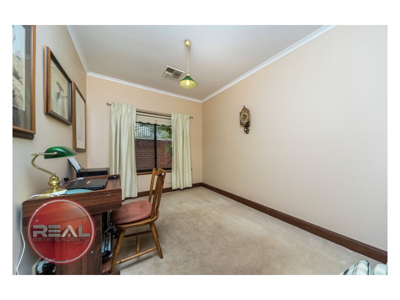 8 Pederick Court, Lewiston SA 5501