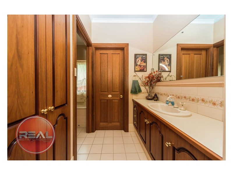 8 Pederick Court, Lewiston SA 5501