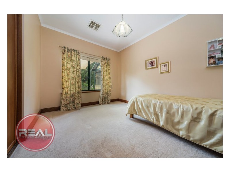 8 Pederick Court, Lewiston SA 5501