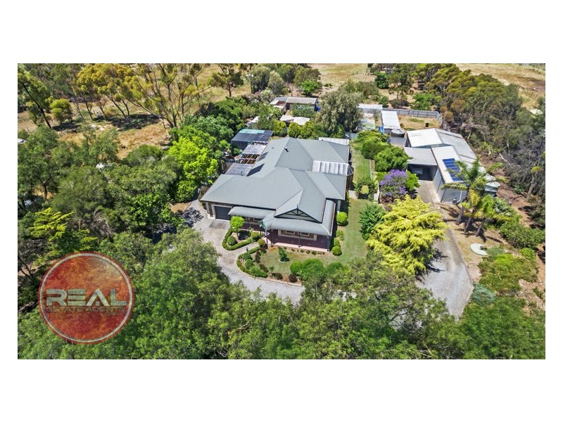 8 Pederick Court, Lewiston SA 5501