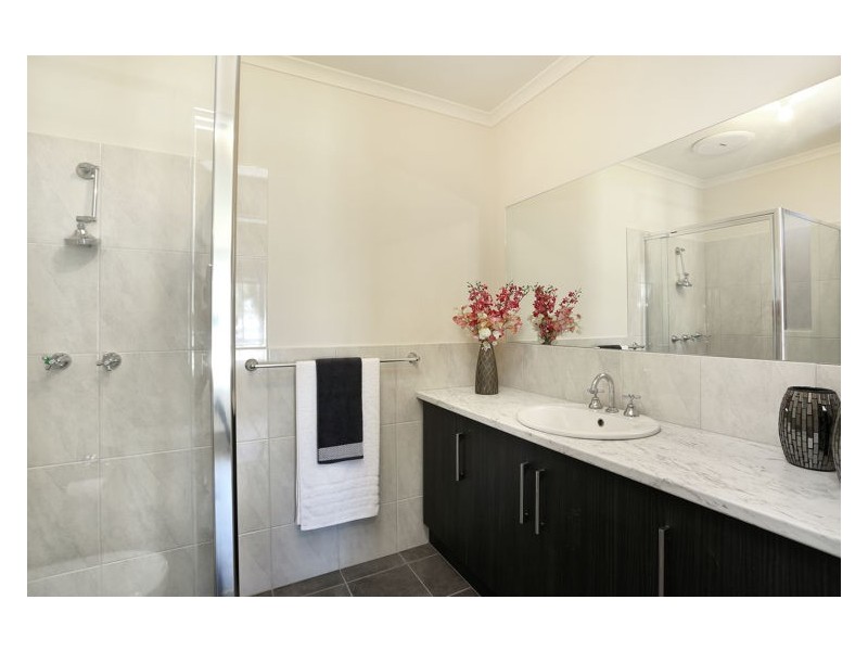 107a & 107b Bolivar Road, Burton SA 5110