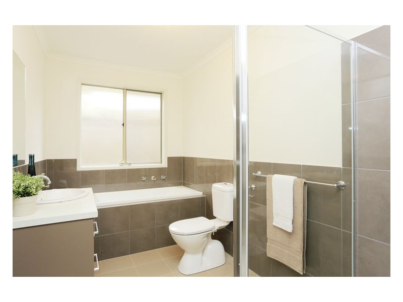 107a & 107b Bolivar Road, Burton SA 5110