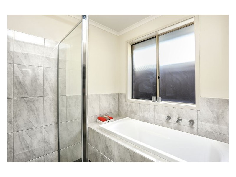 107a & 107b Bolivar Road, Burton SA 5110