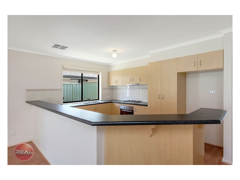 8 Orange Parade, Munno Para West SA 5115