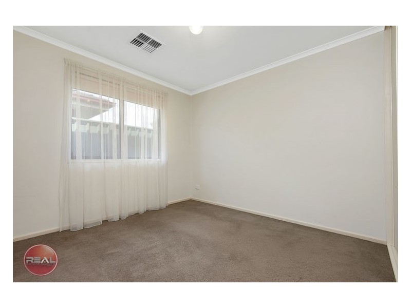 8 Orange Parade, Munno Para West SA 5115
