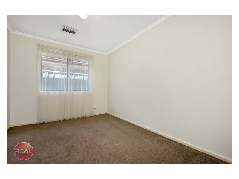 8 Orange Parade, Munno Para West SA 5115