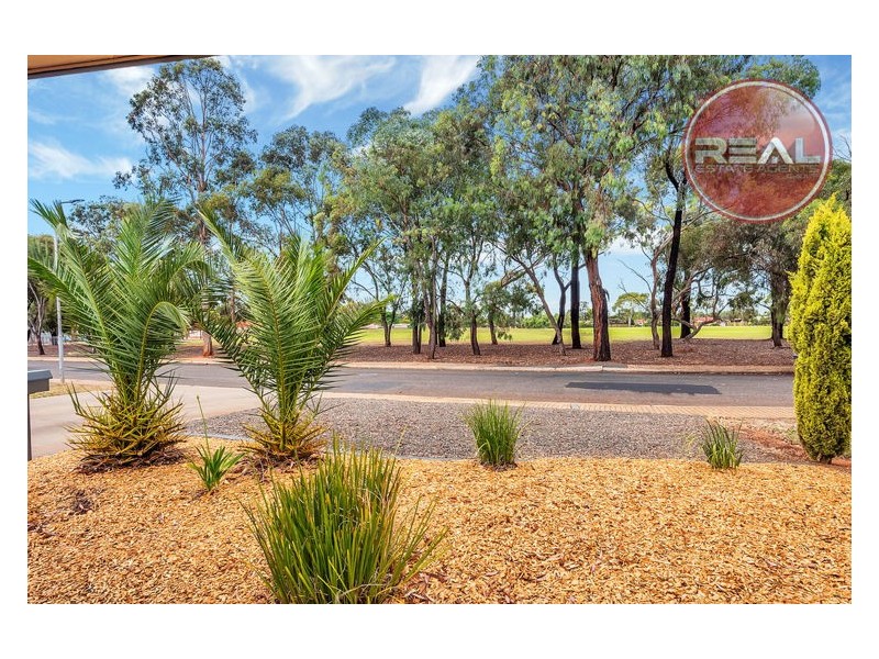 1/27 Commodore Parade, Andrews Farm SA 5114