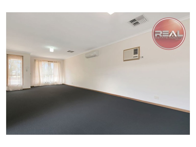 1/27 Commodore Parade, Andrews Farm SA 5114