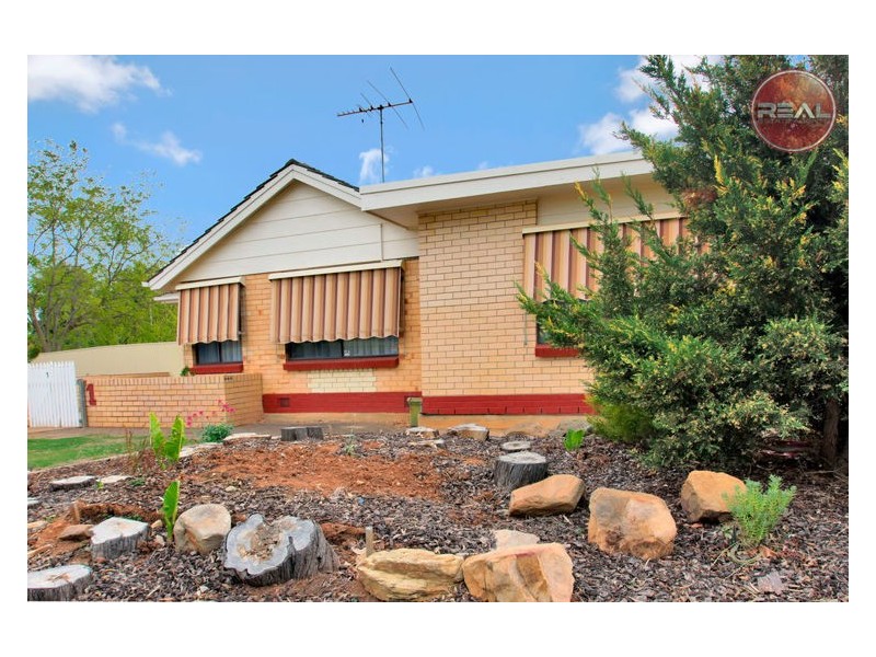 1 Coleman Road, Elizabeth Downs SA 5113