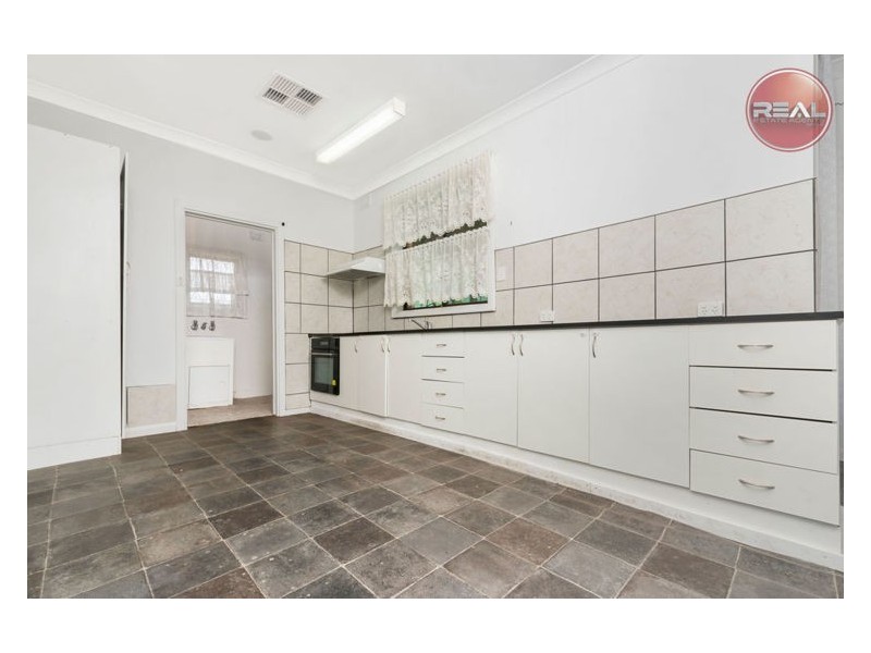 1 Coleman Road, Elizabeth Downs SA 5113