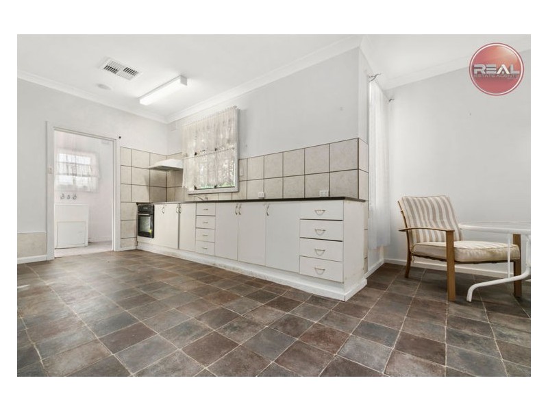 1 Coleman Road, Elizabeth Downs SA 5113