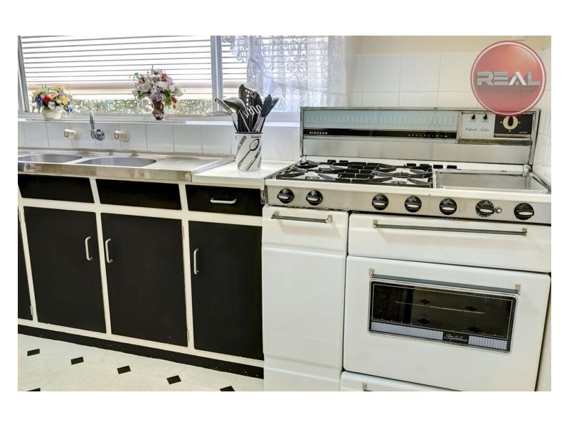 6 Lawrie Avenue, Salisbury SA 5108