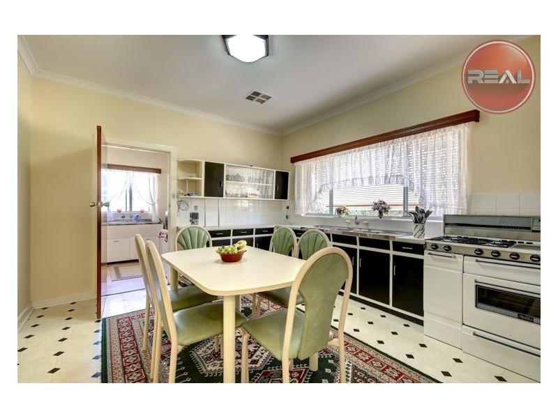 6 Lawrie Avenue, Salisbury SA 5108