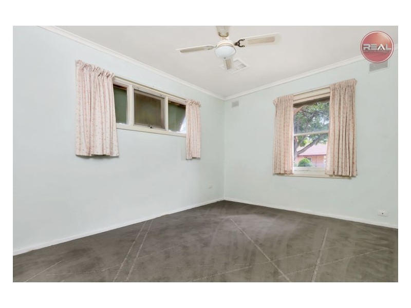 8 Lindsay Street, Elizabeth Downs SA 5113