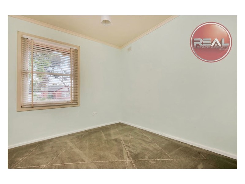 8 Lindsay Street, Elizabeth Downs SA 5113