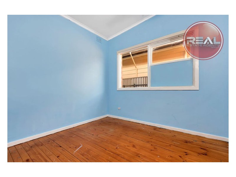 2 Wallace Road, Elizabeth Vale SA 5112