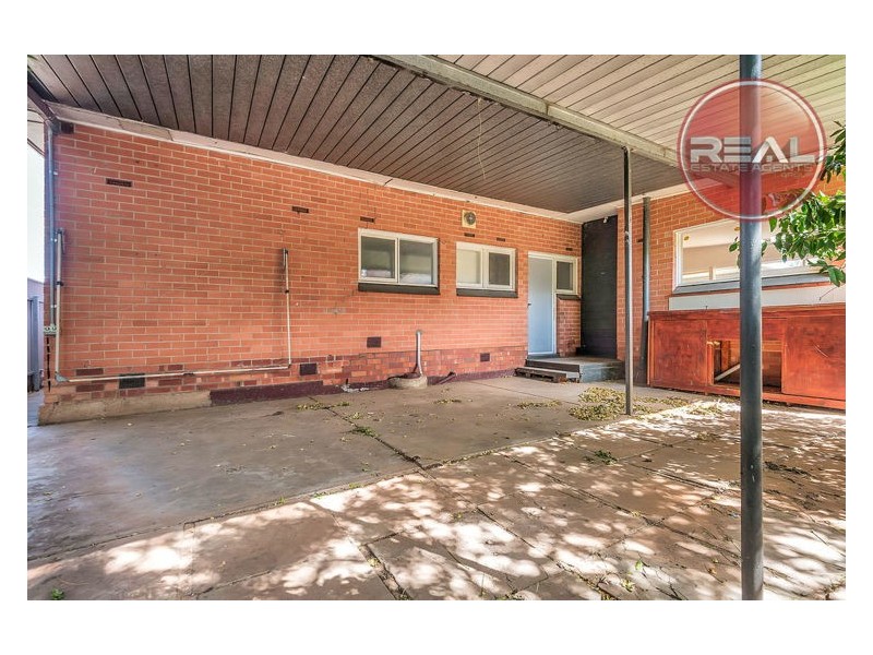 2 Wallace Road, Elizabeth Vale SA 5112