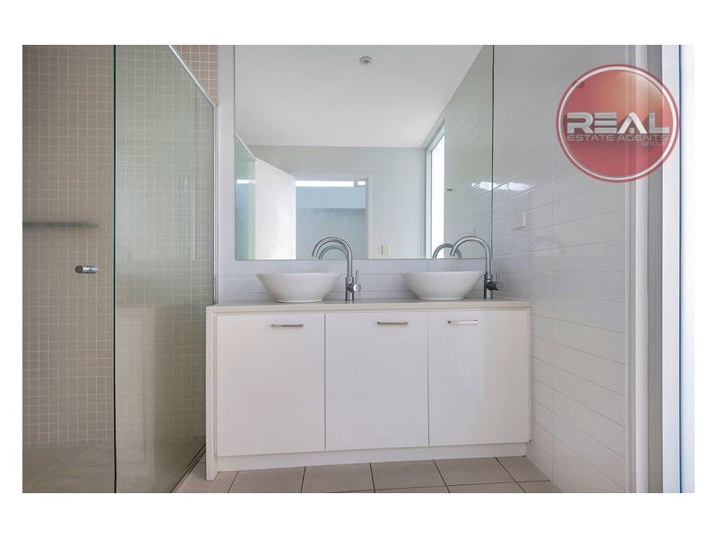 2 Yao Cove, New Port SA 5015