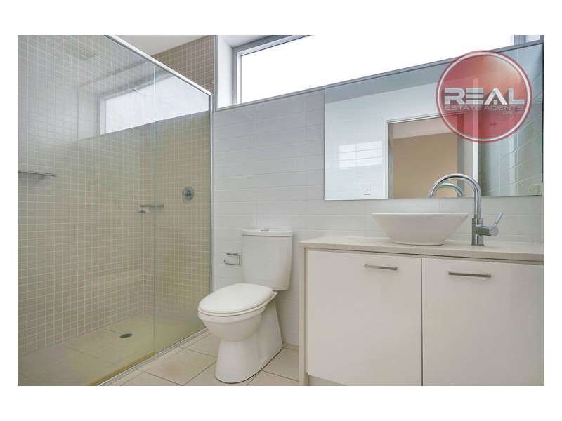 2 Yao Cove, New Port SA 5015