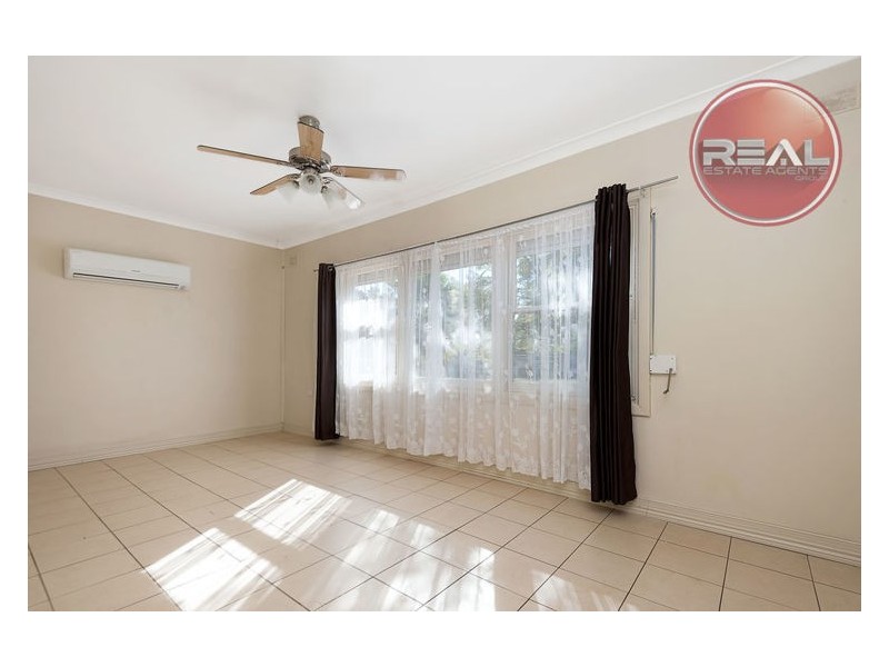 12 Kentish Road, Elizabeth Downs SA 5113