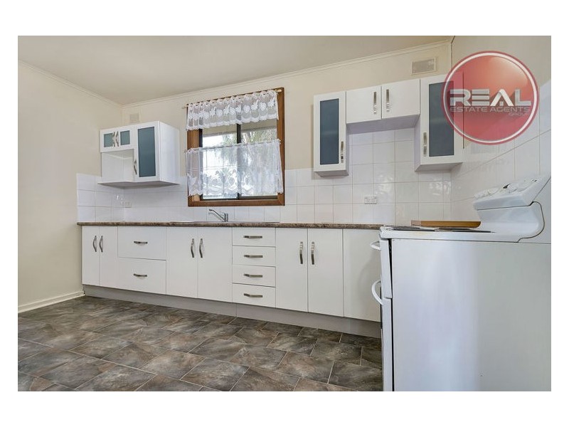 14 St Leonard Crescent, Elizabeth Downs SA 5113