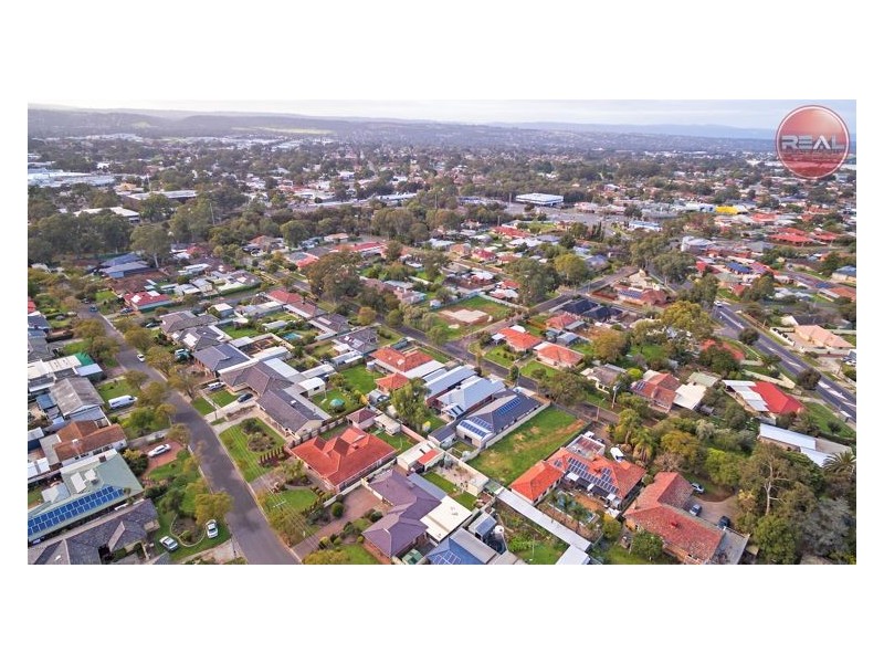 33B Lawrie Avenue, Salisbury SA 5108