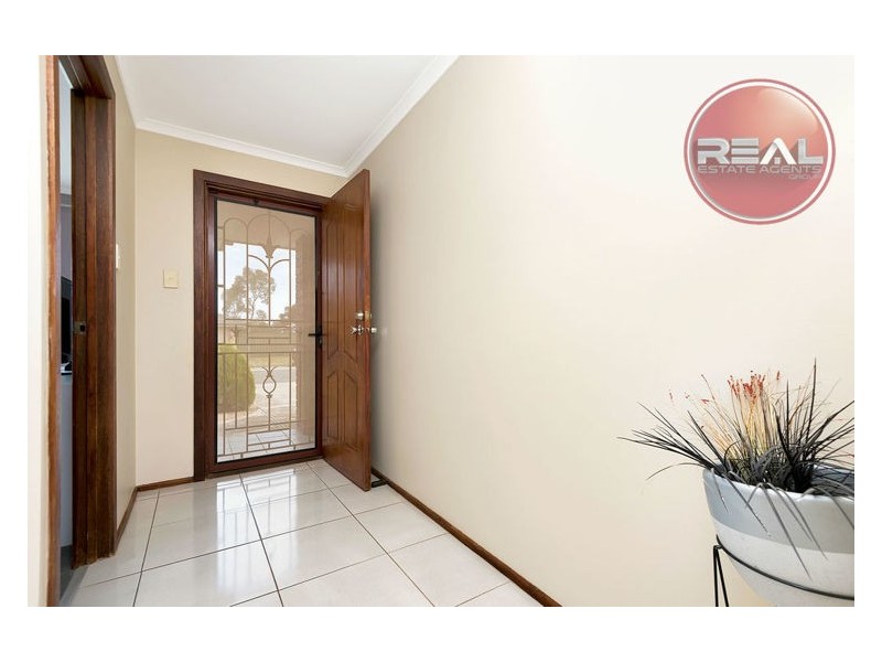 5 Clift Close, Evanston SA 5116