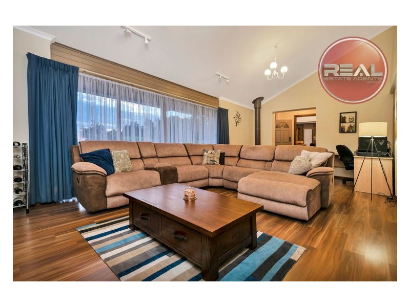 5 Kosmina Crescent, Hillbank SA 5112