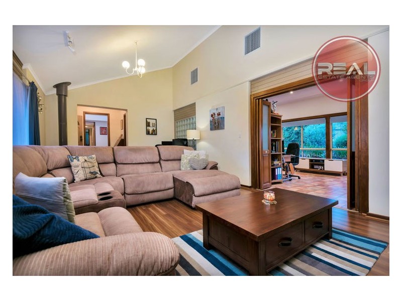 5 Kosmina Crescent, Hillbank SA 5112