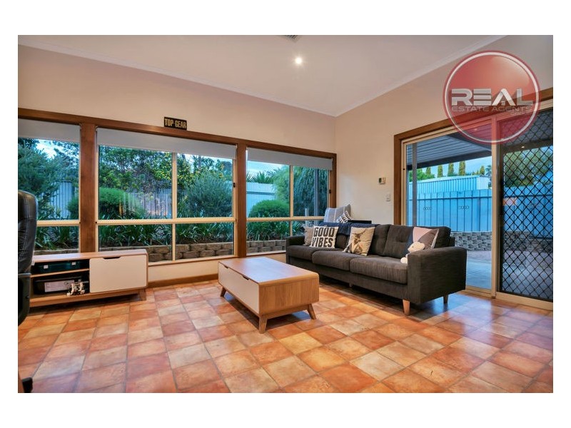 5 Kosmina Crescent, Hillbank SA 5112